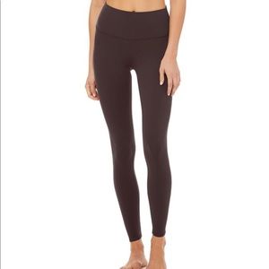 Alo Airbrush Legging in Raisin